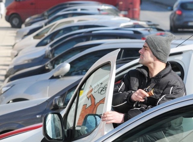 Wielopoziomowe parkingi mogą zdać egzamin - mówi Norbert Szotowicz