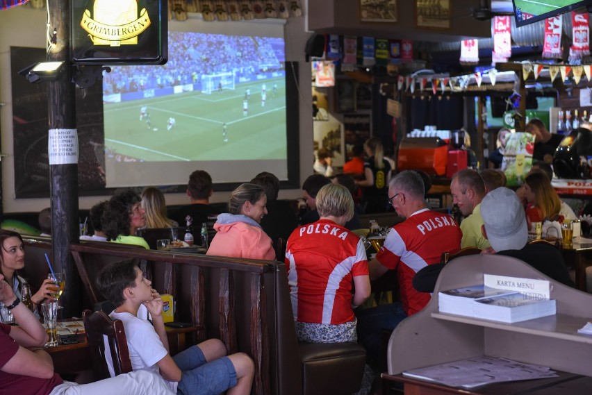 Mistrzostwa Świata. W Zakopanem kibice oglądali mecz głównie w pubach. Atmosfera szybko... spadła [ZDJĘCIA]