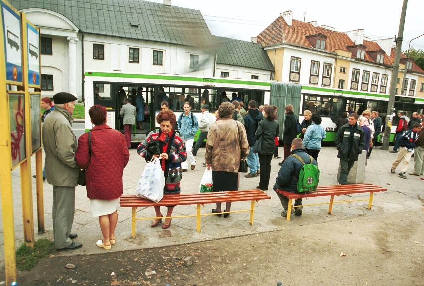 Przystanek przesiadkowy przy ul. Lipowej.