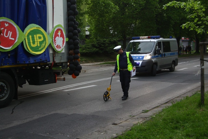 Korowód studencki w Lublinie. Studentka spadła z platformy 