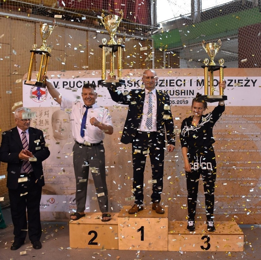 Kolejny sukces Skarżyskiego Klubu Sportów Walki Kyokushin Karate Zaborek Team. Zdobyli 22 medale 
