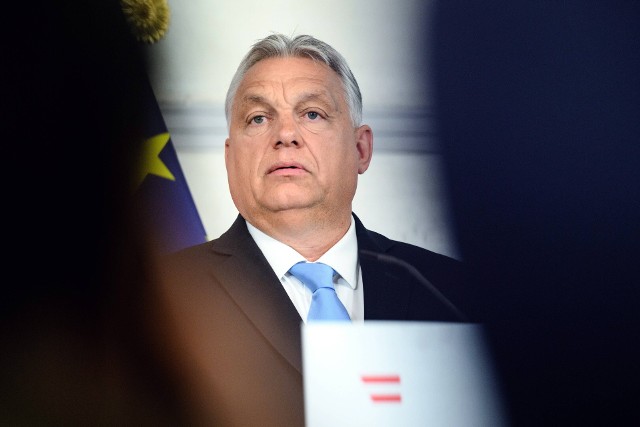 Viktor Orban: Parlament Europejski uchylił immunitet czterech eurodeputowanych PiS za wypowiadanie się przeciwko nielegalnej migracji.