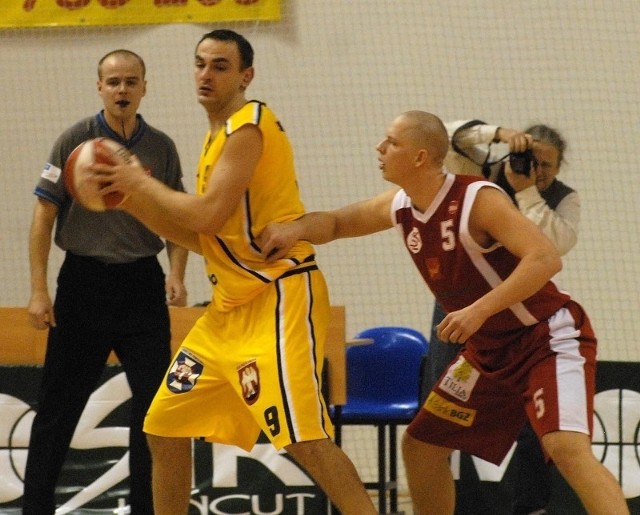 Sporo punktów dla tyszan zdobył Łukasz Kwiatkowskki, były center Sokoła Łańcut.