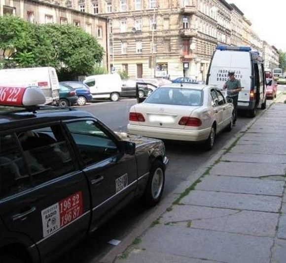 Policjanci regularnie kontrolują szczecińskie taksówki. Za każdym razem stwierdzają liczne nieprawidłowości.