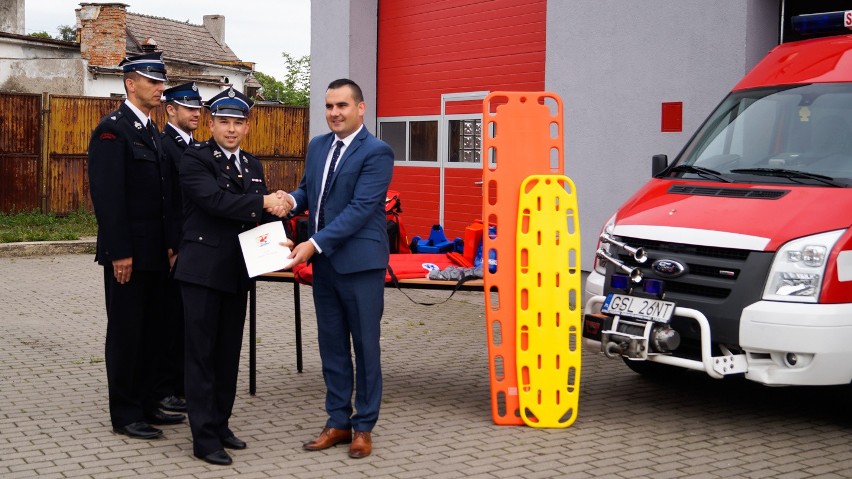Strażacy z gminy Potęgowo otrzymali nowy sprzęt ratownictwa...