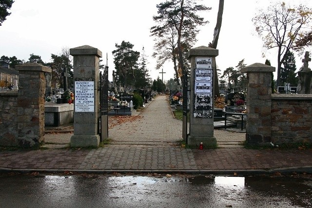1 listopada będą zmiany w organizacji ruchu przy cmentarzach w Skarżysku i powiecie.