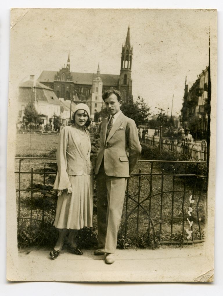 Przed skwerem na Rynku Kościuszki, przed 1939 rokiem