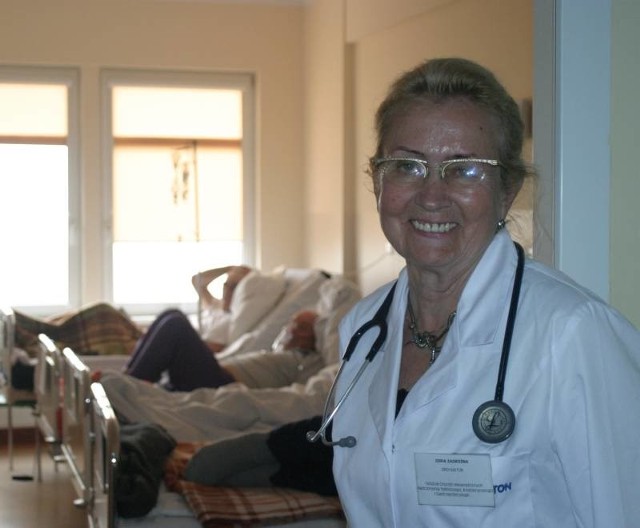 Dr Zofia Zadrożna cieszy się, że pacjenci zgłosili jej oddział do plebiscytu "Nasz Doktor 2010&#8221;