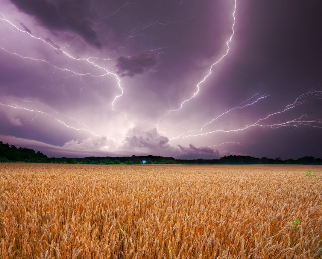 Piątek na Pomorzu zapowiada się deszczowo i burzowo