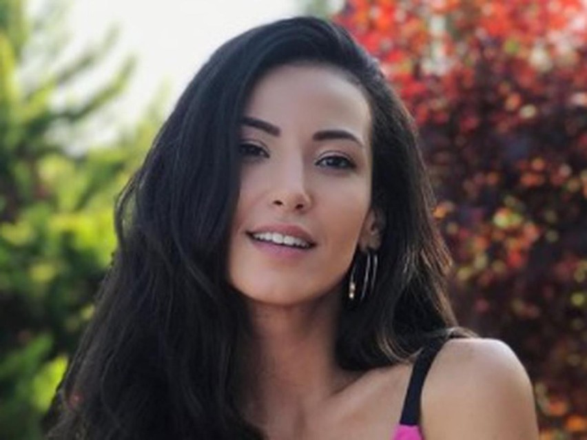 Cemre Melis Çınar prowadzi profil na Instagramie, który...