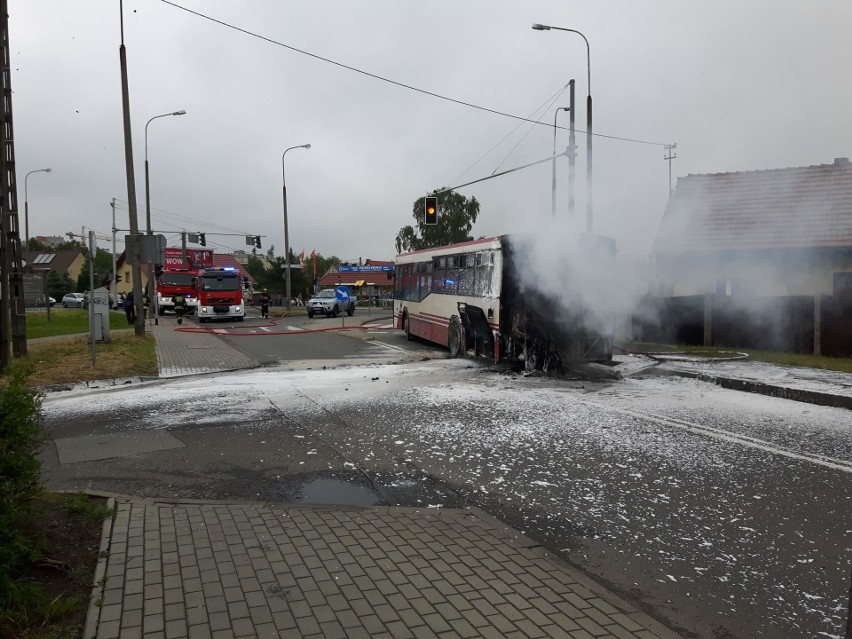 Pożar autobusu MZK w Opolu na skrzyżowaniu Witosa,...