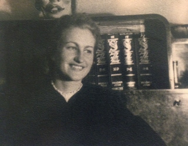 Maria Nowak, z domu Bożek, podczas wojny uratowała z getta szkolną przyjaciółkę Helenę Goldstein