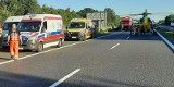 Rudziniec: na autostradzie A4 doszło do zderzenia busa z samochodem. Busem jechało 14 dzieci, lądował śmigłowiec ratowniczy