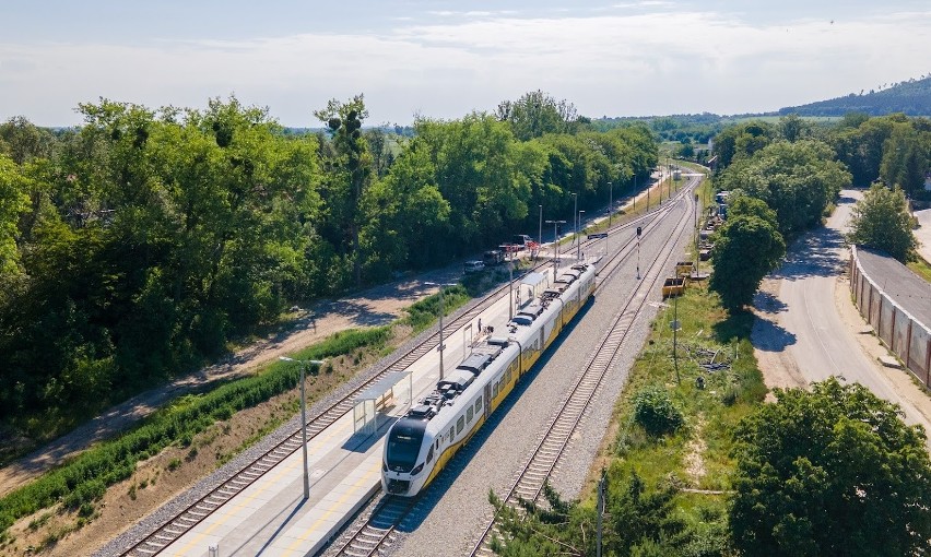 Trasa liczy 60 kilometrów. Jest na niej 14 przystanków