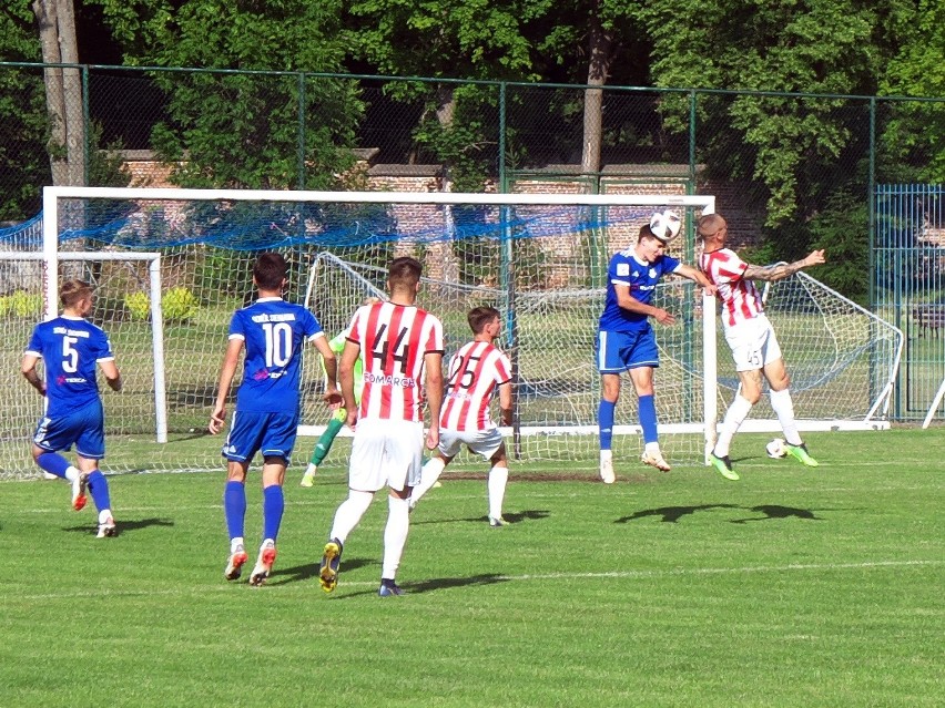 Texom Sokół Sieniawa (niebieskie stroje) pokonał Cracovię...