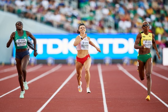 Anna Kiełbasińska (w środku) uzyskała 8. czas półfinałów w biegu na 400 m