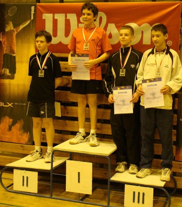Szymon Malik stanął na najwyższym stopniu podium podczas międzynarodowego turnieju młodych badmintonistów, który rozegrany został w Płońsku.