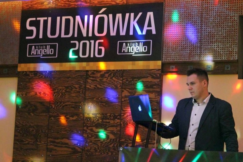 Studniówka 2016 XIV LO w Poznaniu. Bawili się w klibie...