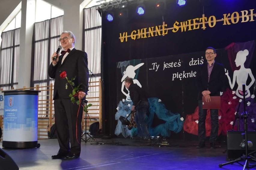Tłumy Pań - mieszkanek gminy Lubicz bawiły się podczas imprezy z okazji Święta Kobiet