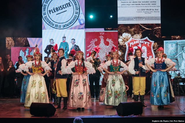 Tak wyglądało widowisko multimedialne "Zagłębie dla Śląska" w Pałacu Kultury ZagłębiaZobacz kolejne zdjęcia/plansze. Przesuwaj zdjęcia w prawo naciśnij strzałkę lub przycisk NASTĘPNE