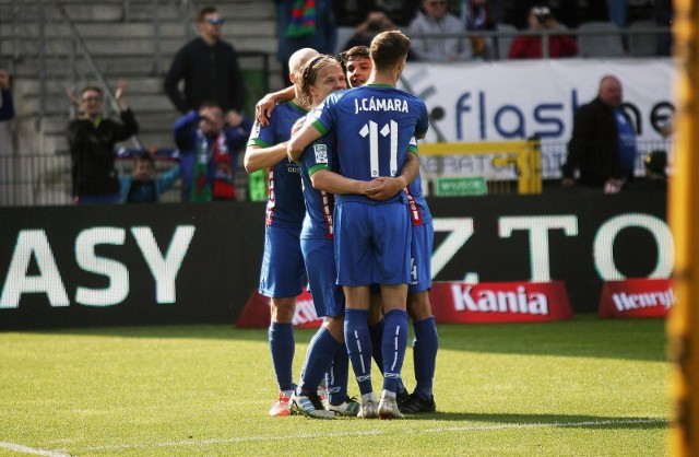 22.04.2019 legnica ekstraklasa pilka nozna mecz miedz legnica - zaglebie sosnowiec zawodnicy z legnicy w niebieskich strojach nz petteri forsell gazeta wroclawskapiotr krzyzanowski/polska press grupa