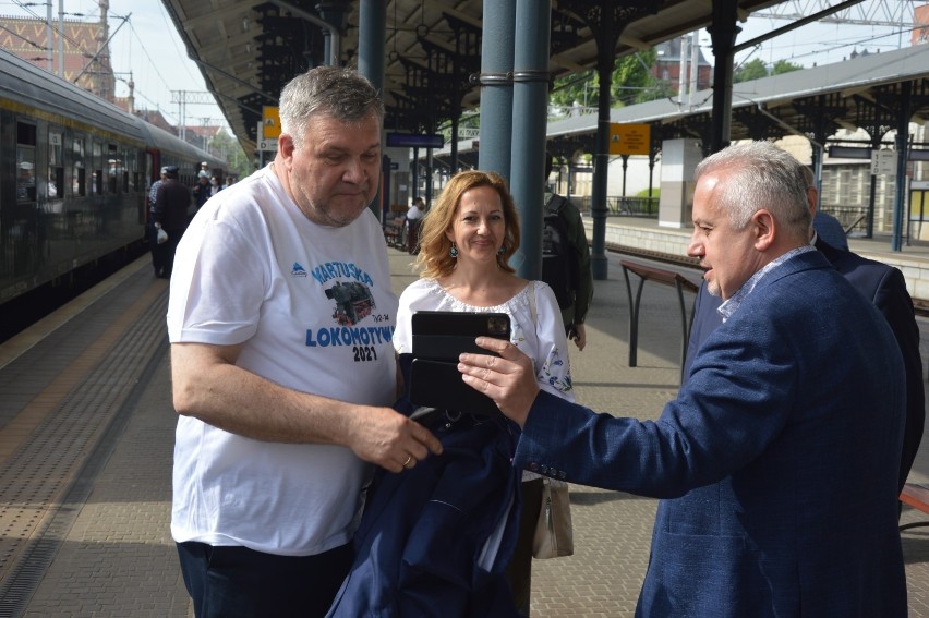 Pociąg retro wyjechał na tory ostatni raz przed rozpoczęciem...