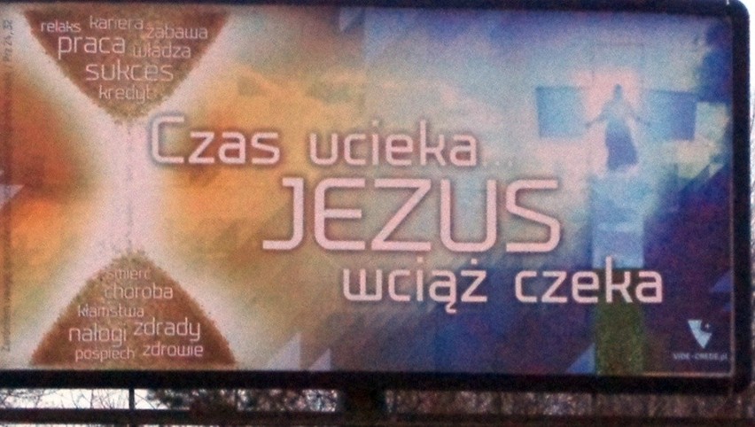 "Czas ucieka Jezus wciąż czeka". Nowe billboardy we Wrocławiu. O co chodzi? (ZDJĘCIA)