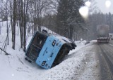 DK 8, Jasionowo. Wypadek autobusu. PKS wpadł do rowu i przewrócił się na bok (zdjęcia)