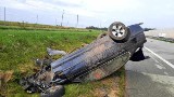Groźny wypadek na drodze S8 w Studzianku. Bmw na dachu ZDJĘCIA
