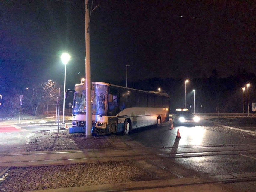 Do wypadku na placu Hoffmanna w Toruniu (skrzyżowanie Bema -...