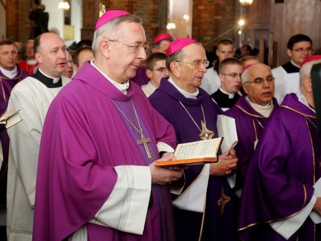 Pogrzeb arcybiskupaUroczystości pogrzebowe arcybiskupa Mariana Przykuckiego.