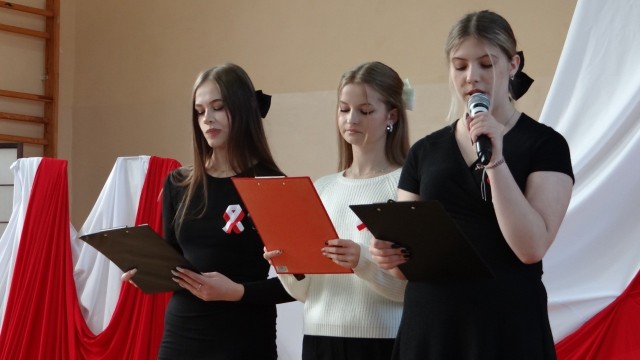 Festiwal w Iłży to już pewnego rodzaju tradycja, podczas której uczniowie i nauczyciele śpiewają najbardziej znane pieśni patriotyczne.