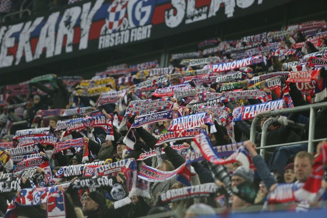 Na trybunach stadionu Górnika Zabrze podczas meczu z Cracovią