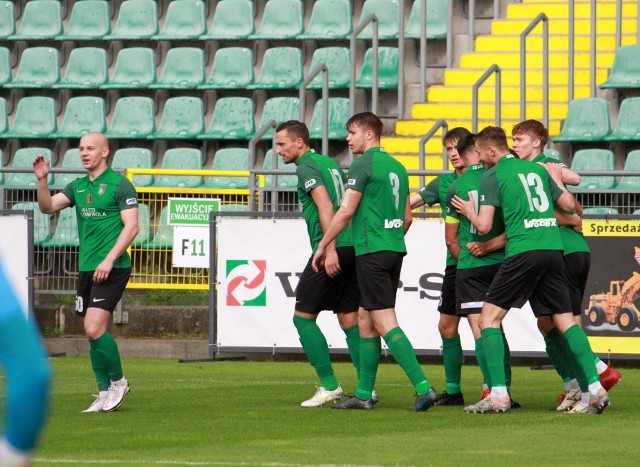 W ostatniej serii spotkań rozgrywek grupy czwartej piłkarskiej trzeciej ligi Stal Stalowa Wola pokonała ŁKS Probudex Łagów 3:2. Sprawdź, jak oceniliśmy zielono-czarnych za ten mecz w skali 1-10.