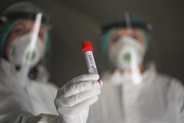 W czwartek Ministerstwo Zdrowia poinformowało o 16 687 nowych i potwierdzonych przypadkach zakażenia koronawirusem