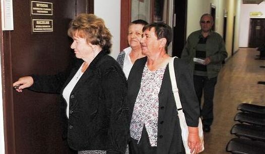 Janina Ampulska (z lewej), Hanna Kaczmarek i Mieczysława Grzeszczak - Grudziądzanki z Owczarek - już wcześniej próbowały wyjaśnić swoje wątpliwości w Ratuszu
