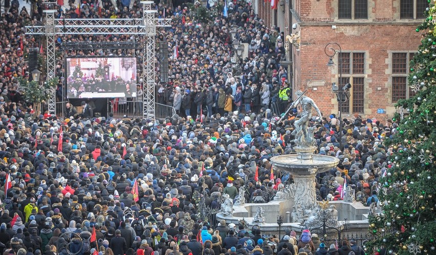 Cały Gdańsk wierzy, że dobro zwycięży! "Nikt nie chciał w tych chwilach być sam. Dlatego tak wszyscy lgnęli do siebie"