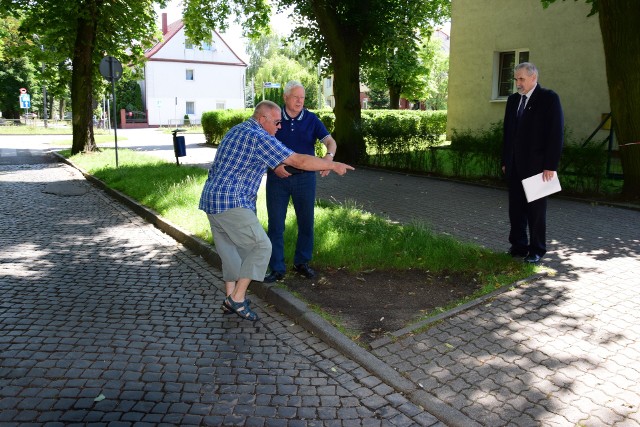 - Spacerują tędy kuracjusze. Niedobrze to świadczy o naszym mieście uzdrowiskowym - przekonują. 