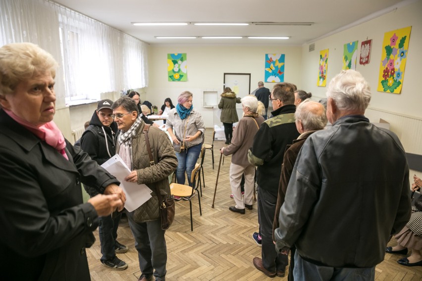 Wybory samorządowe 2018. Tak głosują mieszkańcy Krakowa [ZDJĘCIA]