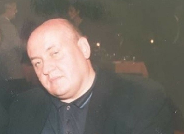 12 kwietnia 2001  od kuli płatnego zabójcy zginął łodzianin Jacek Dębski, były minister sportu.