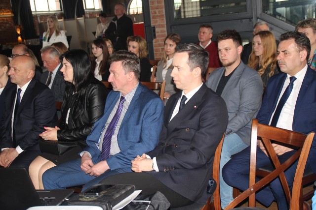 W Radomsku zorganizowano okrągły stół dla przedsiębiorczości z udziałem polityków i prezesów państwowych agencji gospodarczych