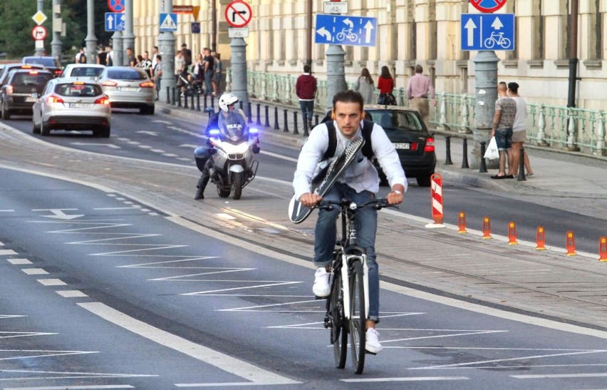 Jednym z najbardziej pożądanych świadczeń dodatkowych jest...