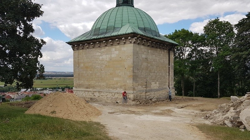 Wstępne prace przygotowawcze do remontu kaplicy Świętej Anny...