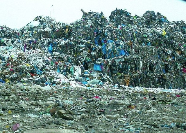 Wysypisko śmieci w Karczach przyjmuje odpady nie tylko z gminy Sokółka.