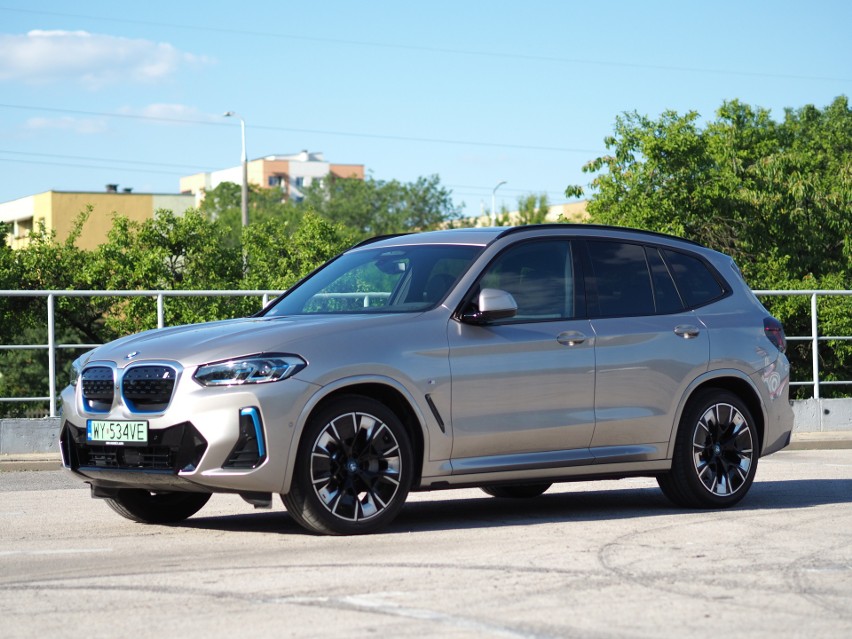 BMW iX3 2022 286 KM. Test, wrażenia z jazdy, zasięg i ceny