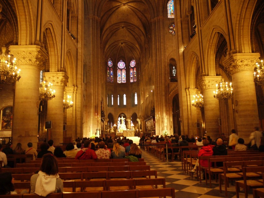 Katedra Notre Dame, jakiej już nigdy nie będzie. Zobacz...