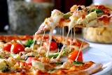 Taki jest najlepszy przepis na domową pizzę. Międzynarodowy Dzień Pizzy - to musisz wiedzieć o pizzy