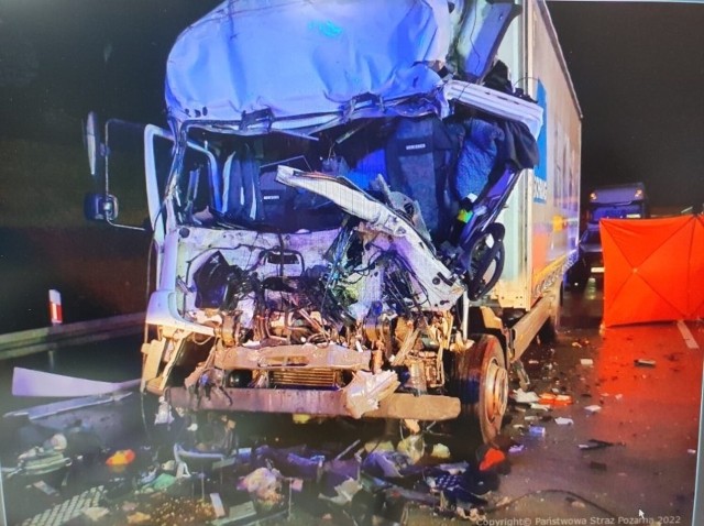 Do wypadku doszło we wtorek (6 grudnia) na autostradzie A1 w okolicach Kamieńska (powiat radomszczański)