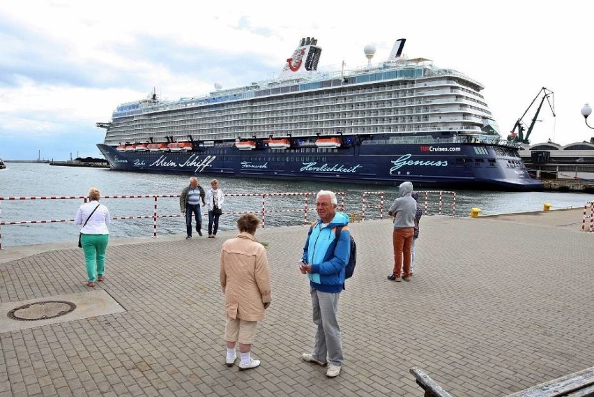 "Mein Schiff 4" - dwa zawinięcia 25 lipca i 22 sierpnia.