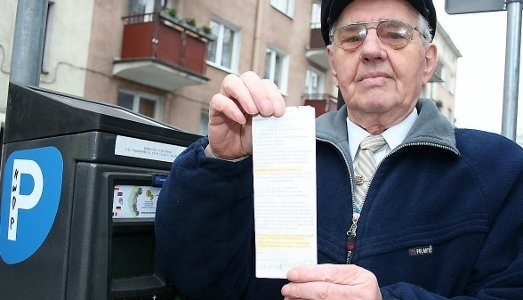 Stefan Langowski przelał 20 zł na konto MZD, ale zarządca drogi go ściga, bo nie wpłacił gotówką